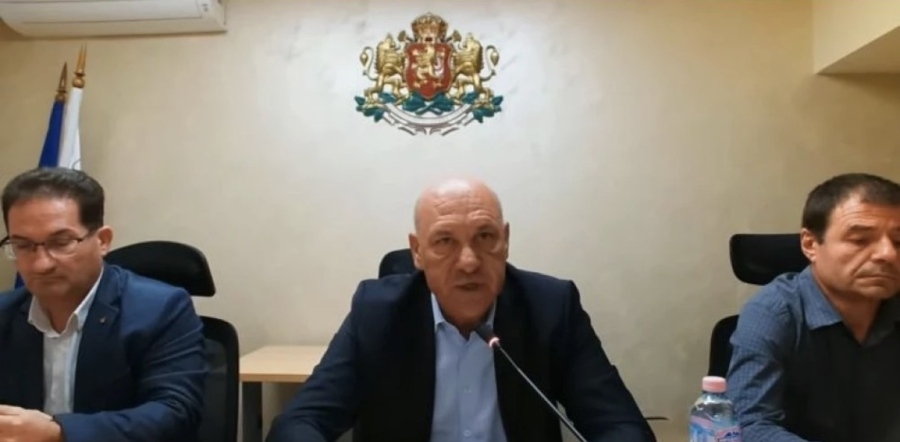 Кметът на Поморие щял да става разследващ журналист, зове за цензура срещу Тина Ивайлова
