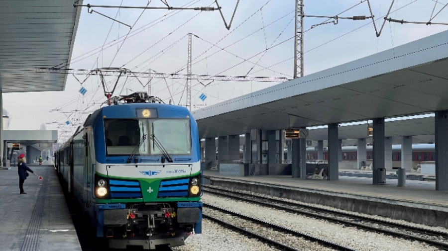 Въвеждат се в експлоатация три нови локомотива Siemens Smartron