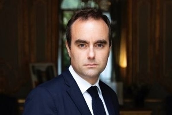 Макрон назначи отново Себастиан Льокорню за премиер