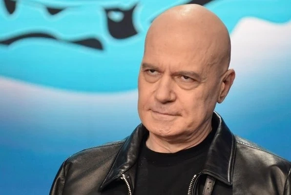 Слави към критиците: Ще направя всичко възможно измислиците, гнусотиите и пошлостите да продължат