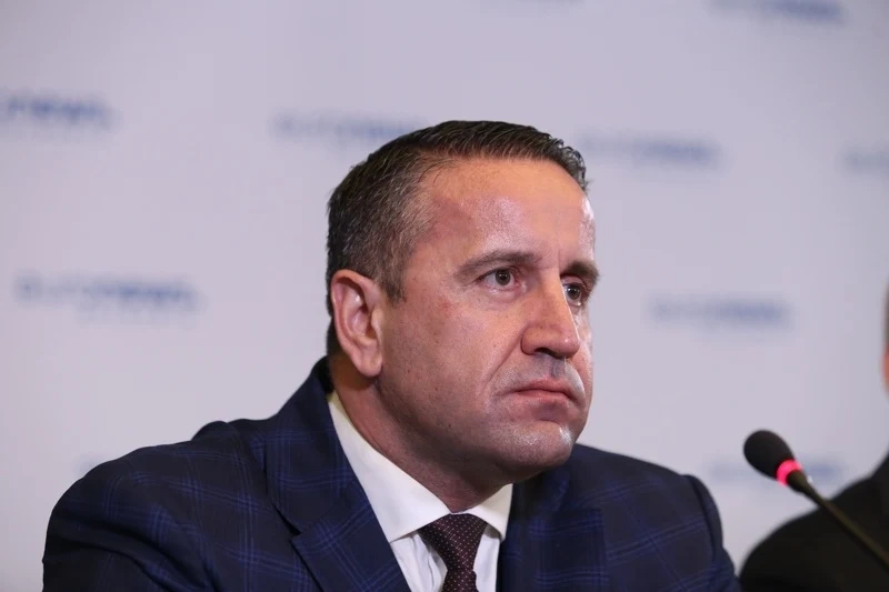 Харизанов: Президентът Радев продължава да допринася за свалянето на нивото на политиката