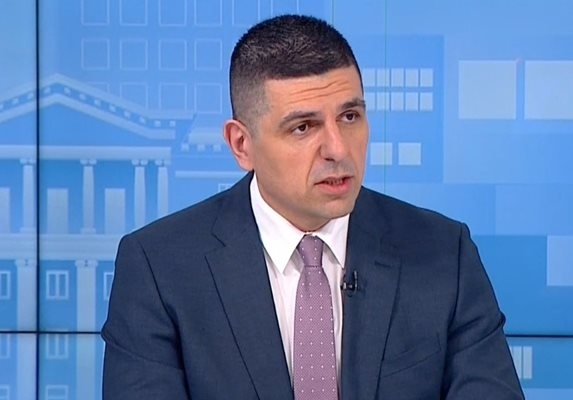 Ивайло Мирчев: Борисов се уплаши, избра да управлява с Пеевски и със слабо правителство