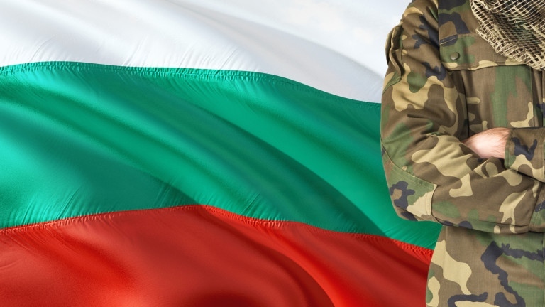 Неупражнилите право на пенсия военни ще могат да служат две години повече