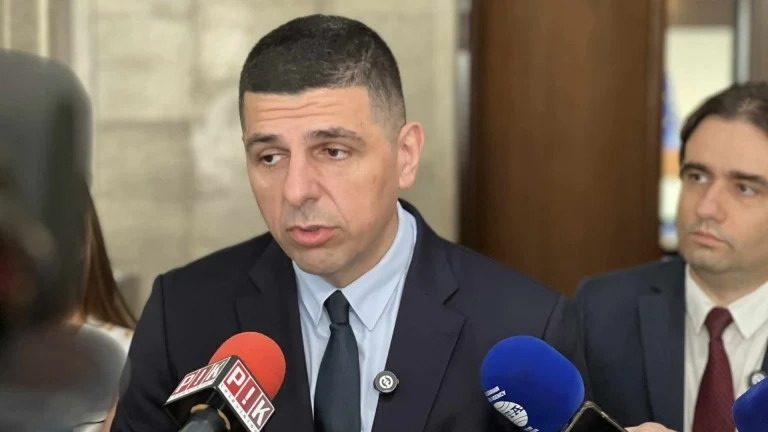 Ивайло Мирчев: Борисов и Пеевски на пура и кафе са обсъдили бъдещето на Лукойл