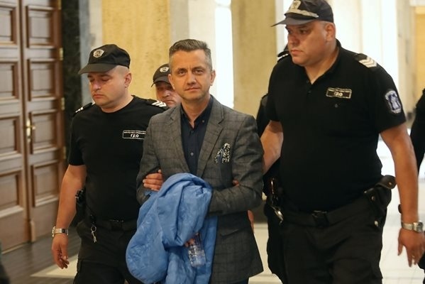 Уволненият шеф на митницата в Пловдив Мирослав Беляшки - на свобода срещу 8000 лв.