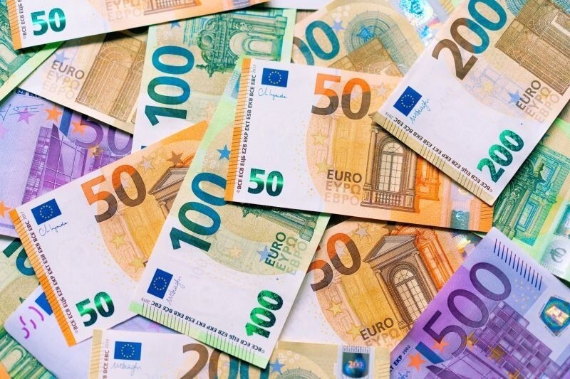 От 1 януари 2026 г. минималната работна заплата у нас става 605 евро