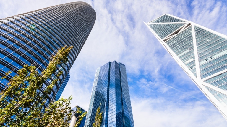 Купилите на зелено жилища в небостъргача на Варна изгоряха. Вижте защо