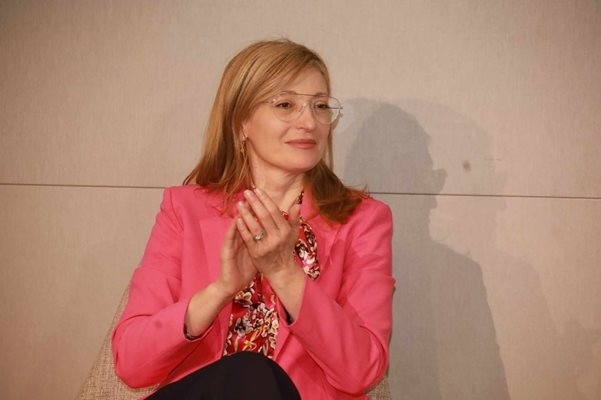 Екатерина Захариева идва на работно посещение в България