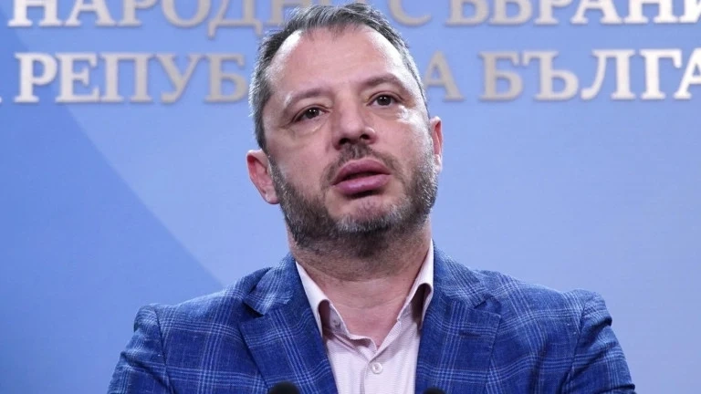 Властта спира временно износа на дизел и авиационно гориво