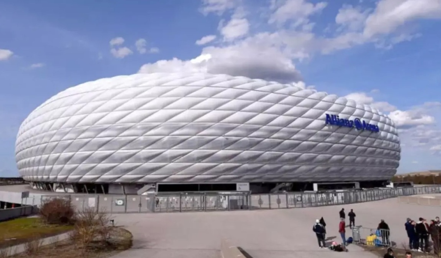Мюнхен със стадион Алианц Арена е единственият кандидат за домакин на финала на ШЛ през 2028 година