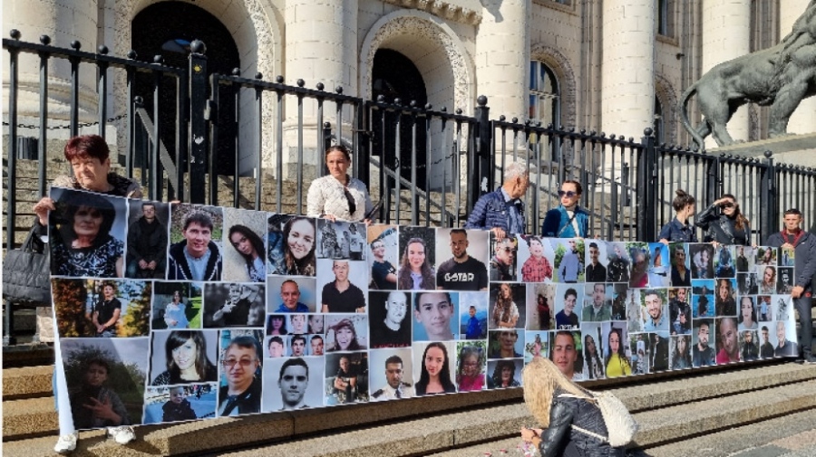 Протести под надслов Стига мълчание в памет на жертвите на катастрофи