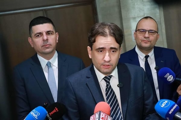 ДБ призова правителството да оттегли проектобюджета