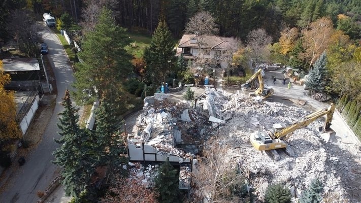 Краят на сарая в Бояна