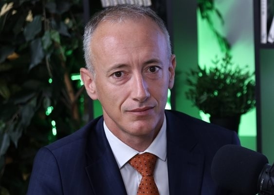 Министър Вълчев: Децата и учениците губят много време в онлайн пространството