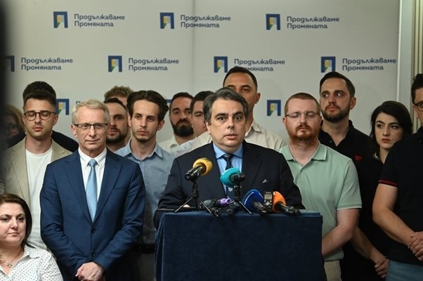 Акад. Денков оглавява Промяната, ако Асен Василев се оттегли