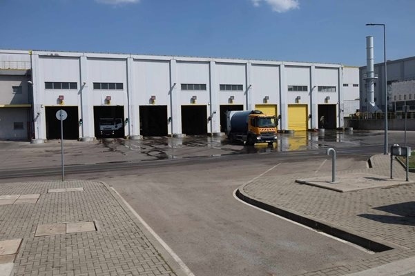 Наемат още 182-ма души в столичния завод за боклук