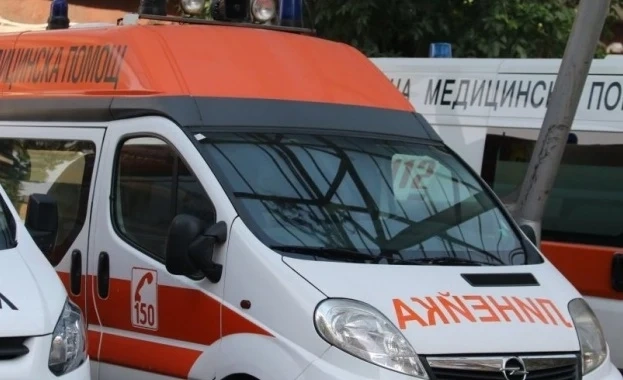 Млад шофьор заспа зад волана и се блъсна челно в автобус в Бургас
