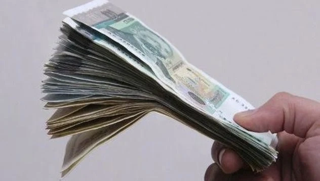 Бонуси за десетки милиони си раздават навсякъде в администрацията