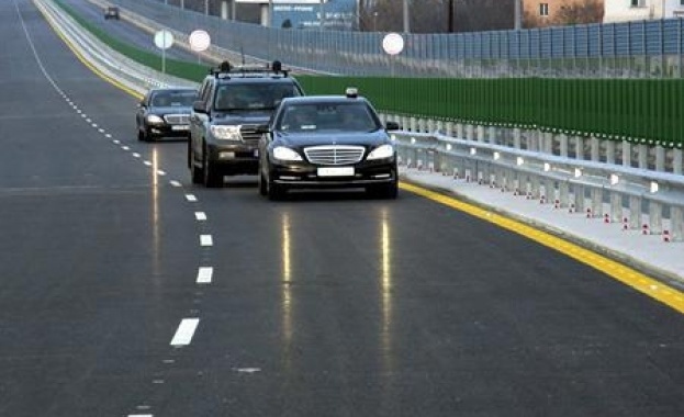 Какви са привилегиите на пътя на колите със специален режим на движение