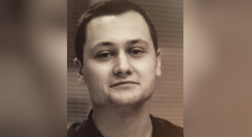 Убиецът на Мая избяга при родителите си