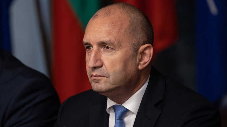 Радев наложи вето над промените за особения управител на Лукойл