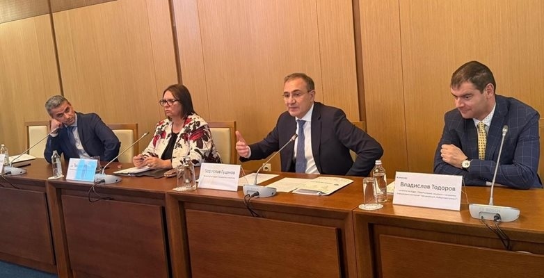 Гуцанов: Децата до 6 г. не трябва да имат екран пред себе си