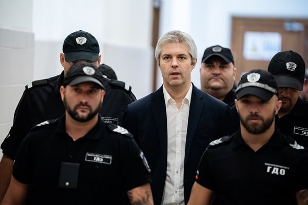 Благомир Коцев ще кметува от ареста в София