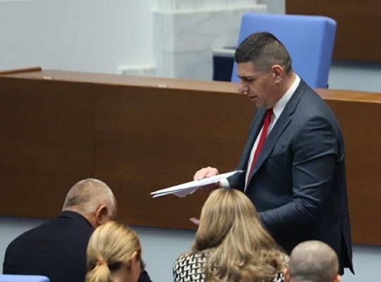Мирчев: Само Борисов се е подписал под искането за оставката на Антон Славчев