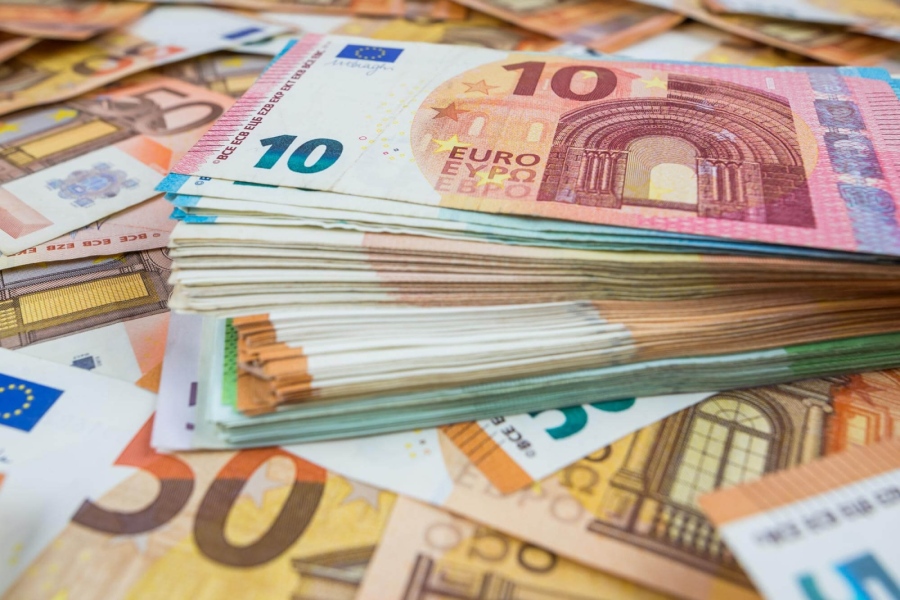 Еврото идва след 40 дни: Какво трябва да знаят българите за парите си?