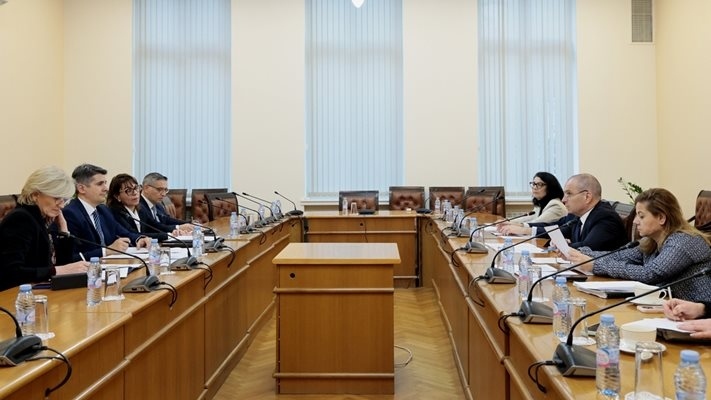 Караджов иска нов анекс и летището да си плаща 40 млн. лв. концесионна такса