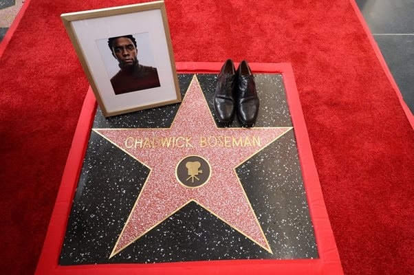 Чадуик Боузман получи посмъртно звезда на Алеята на славата