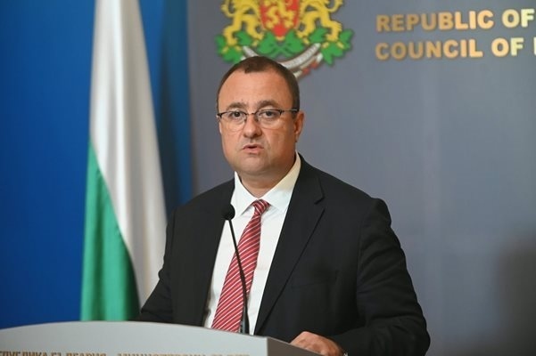 Министър Иванов: Плащаме за грешките на ПП-ДБ, защото държавата е осъдена