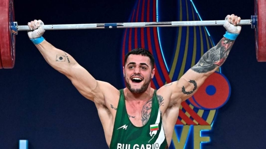 Насар и федерацията по вдигане на тежести все още не са постигнали договорка