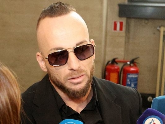 Пуснаха от ареста гръцкия модел от гей партитата на д-р Хасърджиев