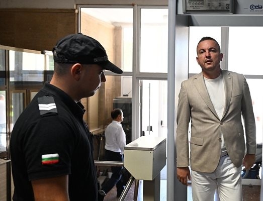 Иван Портних на съд за измама с ремонт на пристанище-фантом във Варна