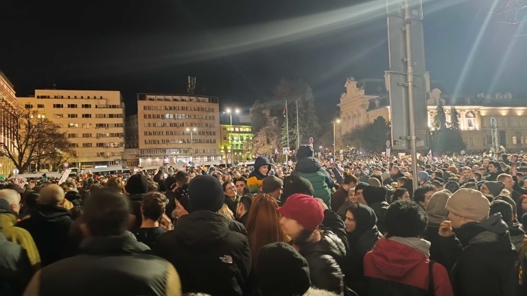 Няма да позволим да ни излъжат: Хиляди на протест срещу пагубния Бюджет 2026