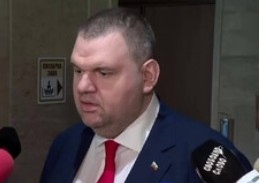 Пеевски: Оставката ми могат да поискат само моите избиратели