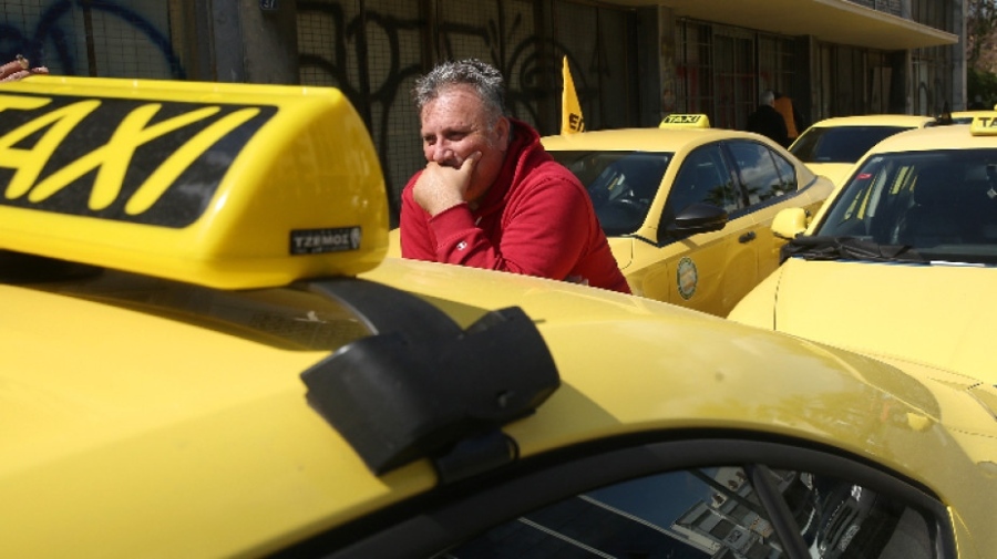 Стачката на таксиметровите шофьори в Атина ще продължи до петък