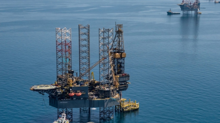 Петролът на световните борси поевтинява