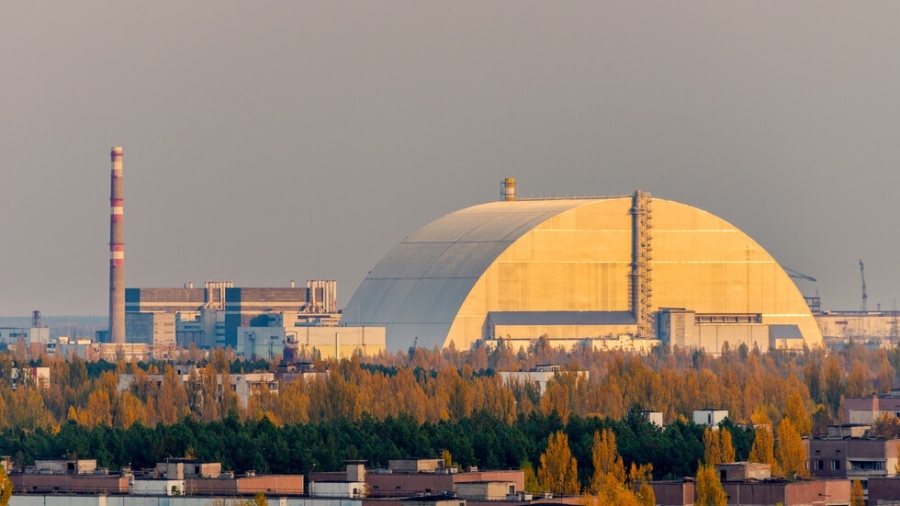 Защитният саркофаг на АЕЦ Чернобил е повреден