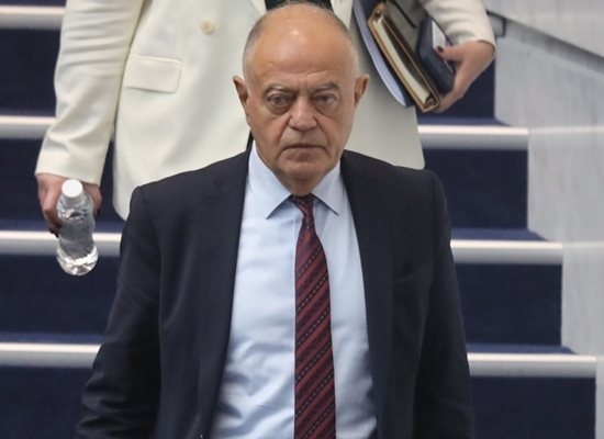 ДСБ: Новият бюджет е на застоя, упадъка и отнемането на перспективи