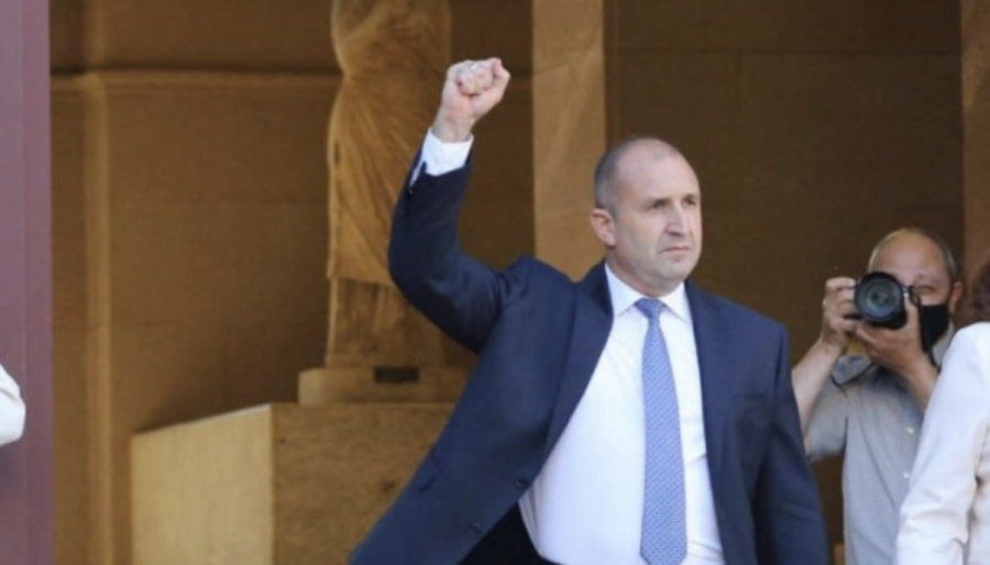 Как Румен Радев с подопечните си олигарси смята да сменя системата