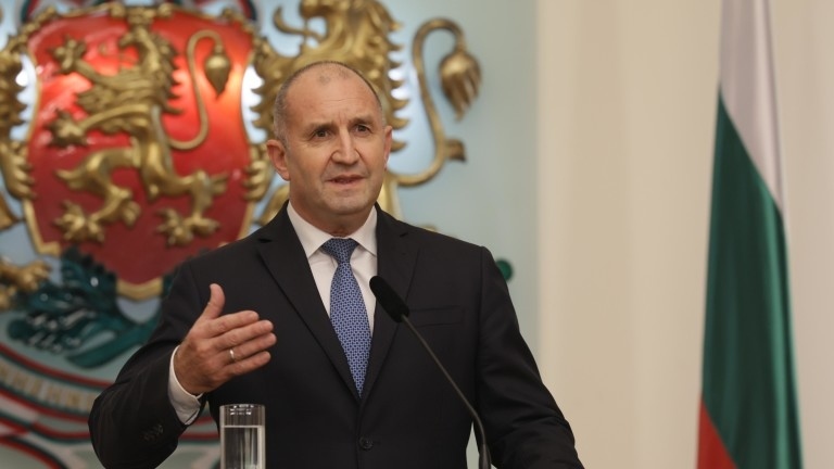 Румен Радев започва консултации с формациите в парламента