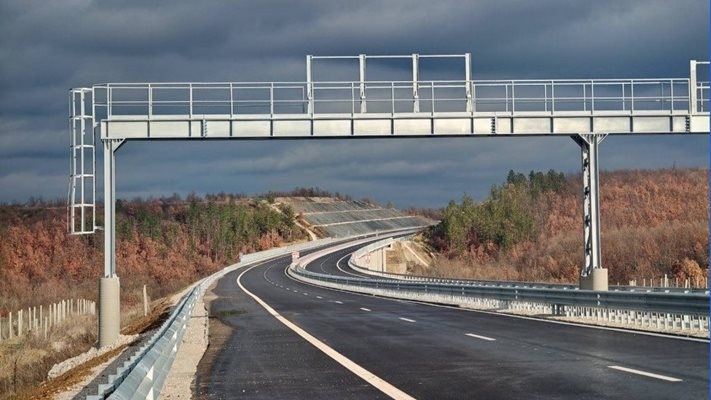 Пуснаха движението по още 3 км от магистрала Хемус