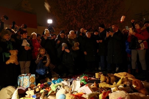 Масов протест срещу режима на Орбан след разкрития за малтретиране на деца в дом