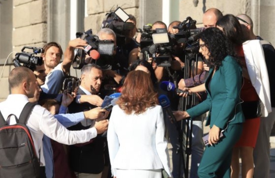 Списък с журналисти за чистка доведе до вълна от възмущение в социалните мрежи и реакция от ПП-ДБ