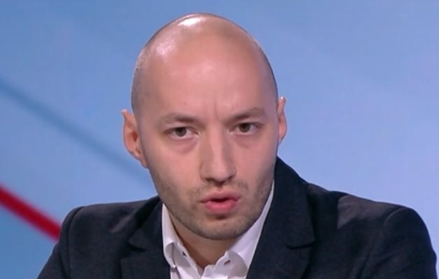 Димитър Ганев: Ако Радев не играе сега, за него следва политическа катастрофа