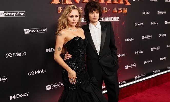 Майли Сайръс се сгоди и помъдря – край на бурните връзки с мъже и жени