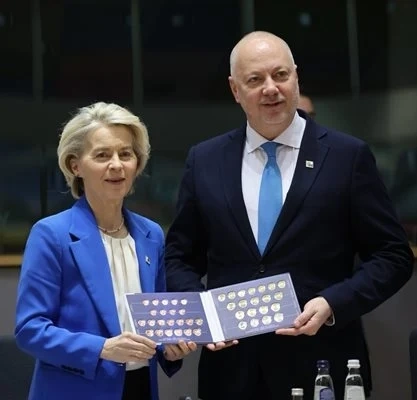Росен Желязков подари български евромонети на Урсула фон дер Лайен