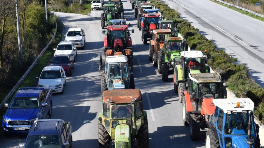 Пътните блокади в Гърция се прекратяват до 26 декември включително